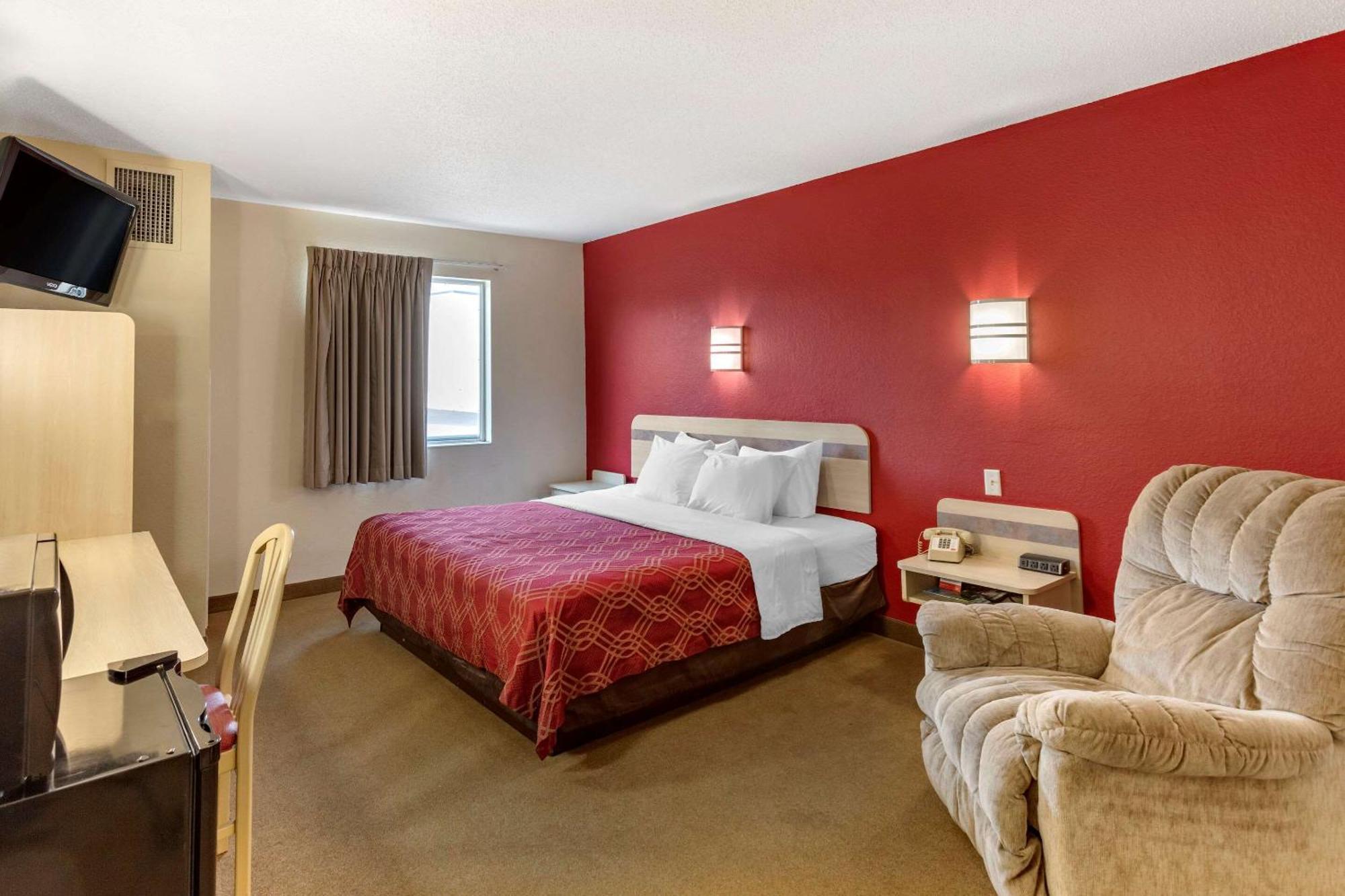 King Room - Accessible/Non-Smoking