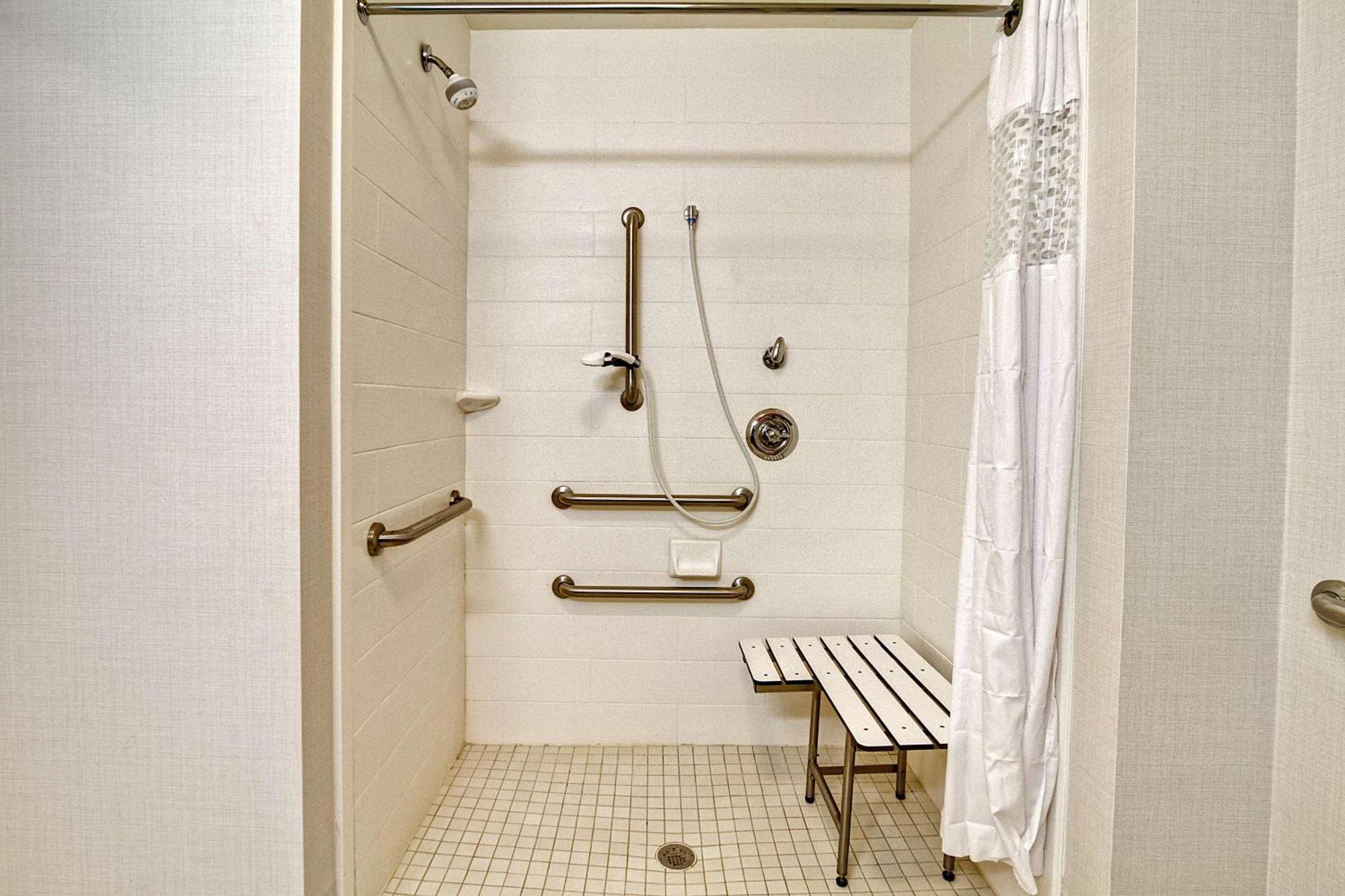 Queen Room with Two Queen Beds - Mobility Access/Non-Smoking
