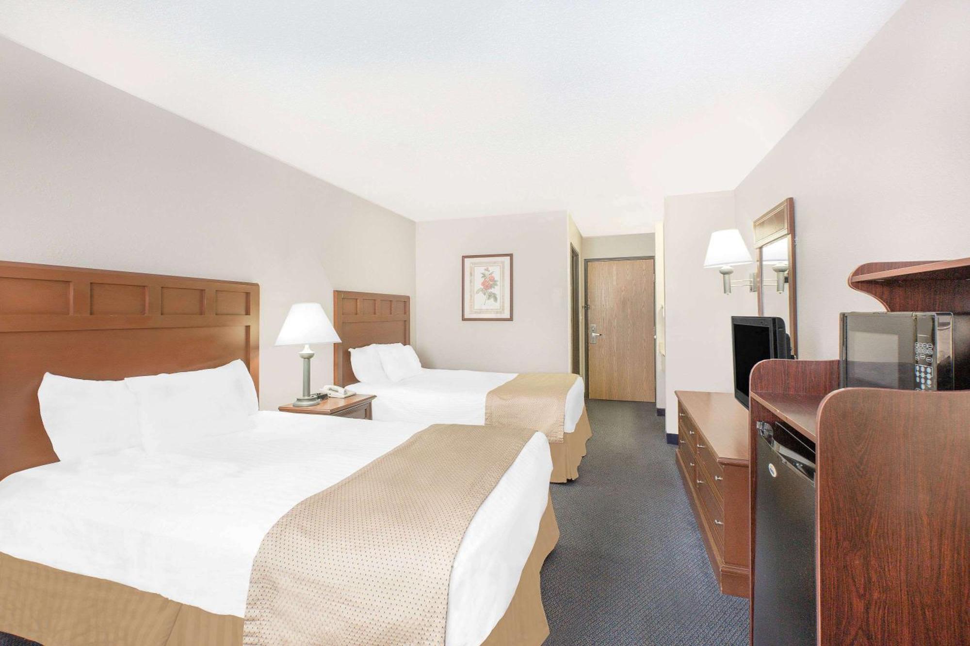 Deluxe Double Room with Two Double Beds - Non-Smoking