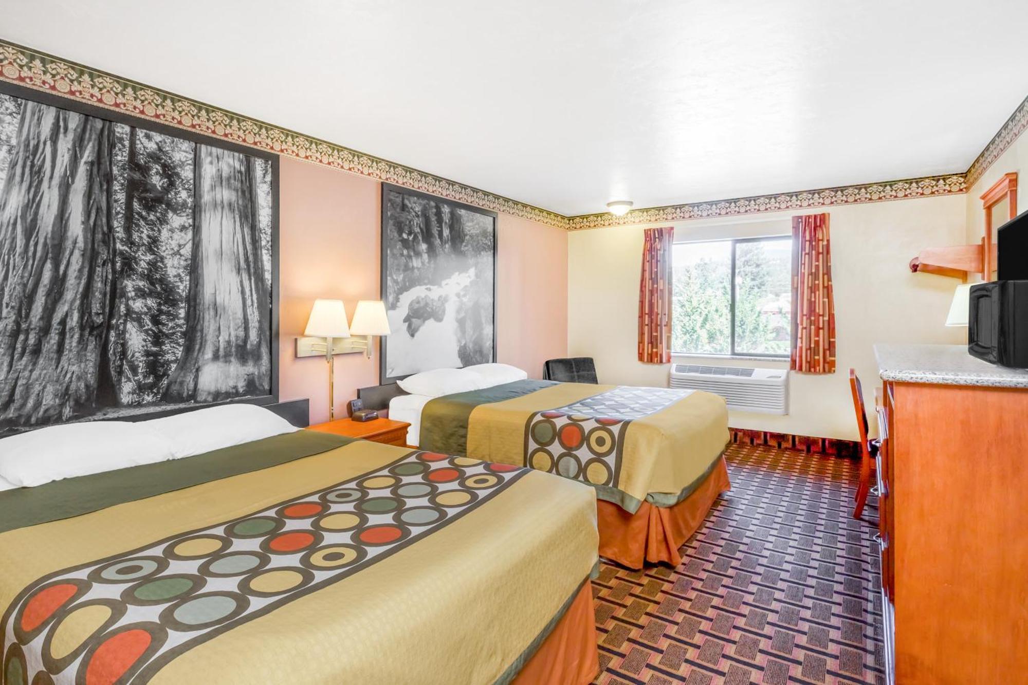 Queen Room with Two Queen Beds - Non-Smoking