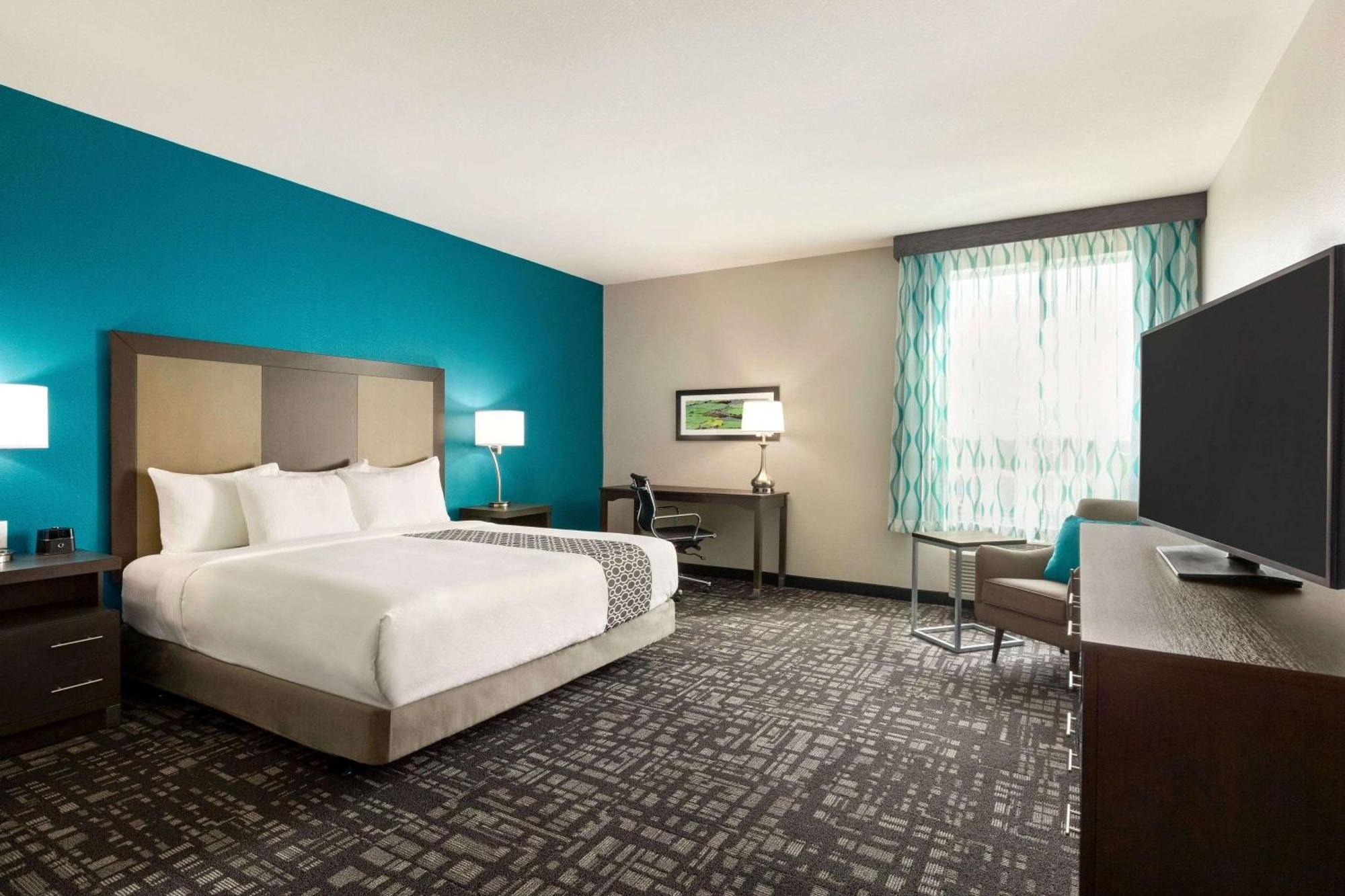 King Room with Mobility/Hearing Impaired Access - Non-Smoking