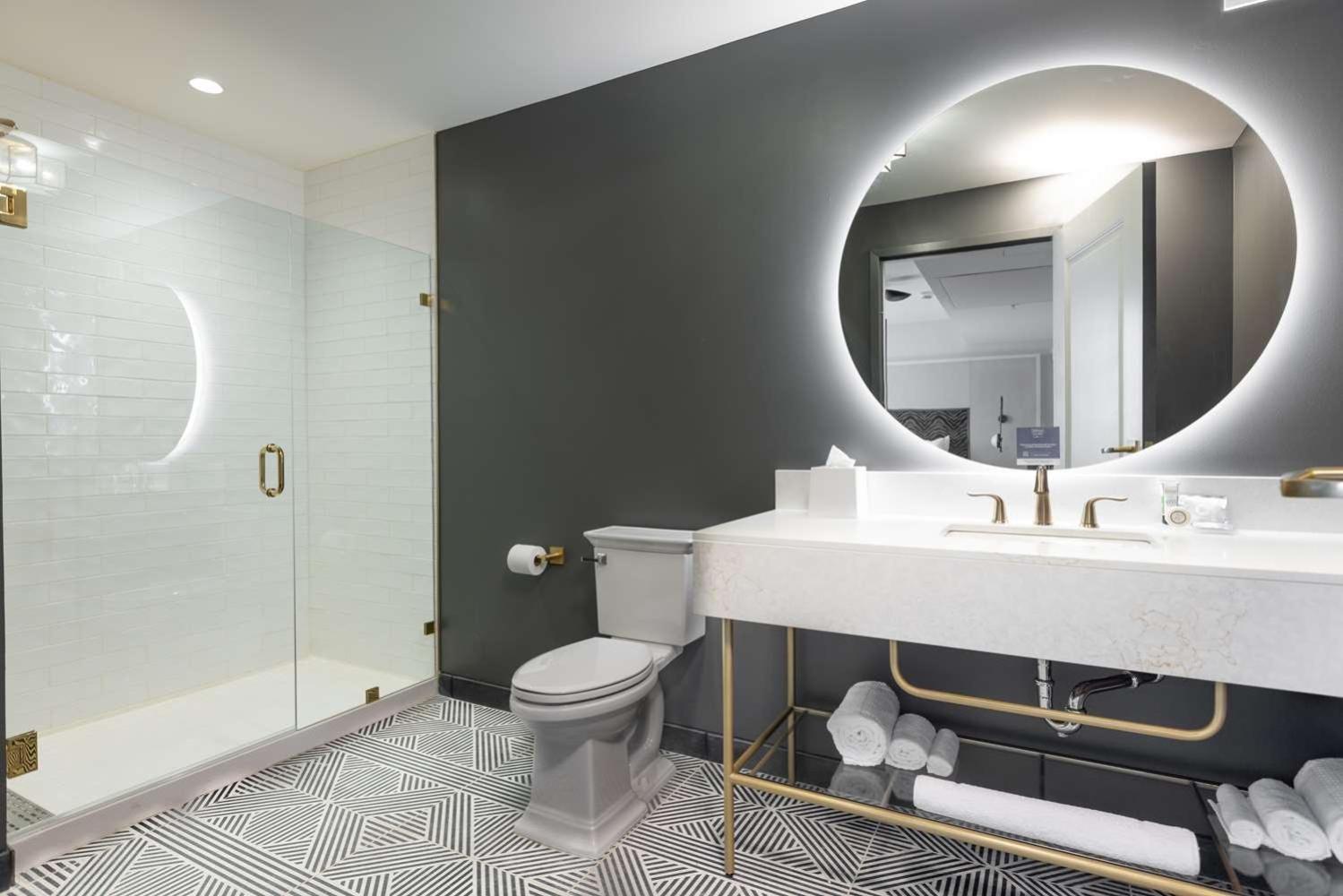 King Studio Suite with City View