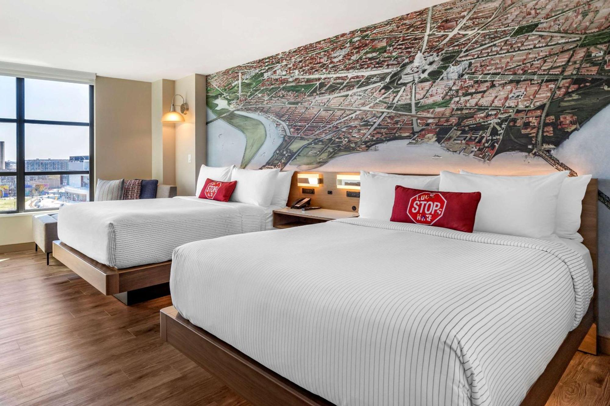 Chambre avec 2 Lits Queen-Size pour Personnes à Mobilité Réduite - Non-Fumeurs