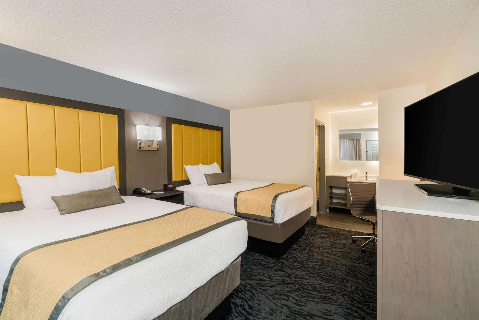 Queen Room with Two Queen Beds - Non-Smoking