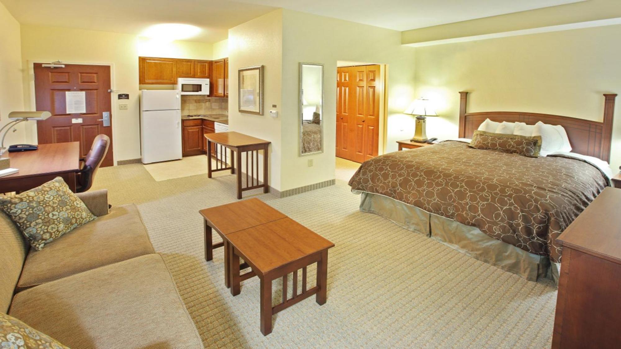 Queen Studio Suite