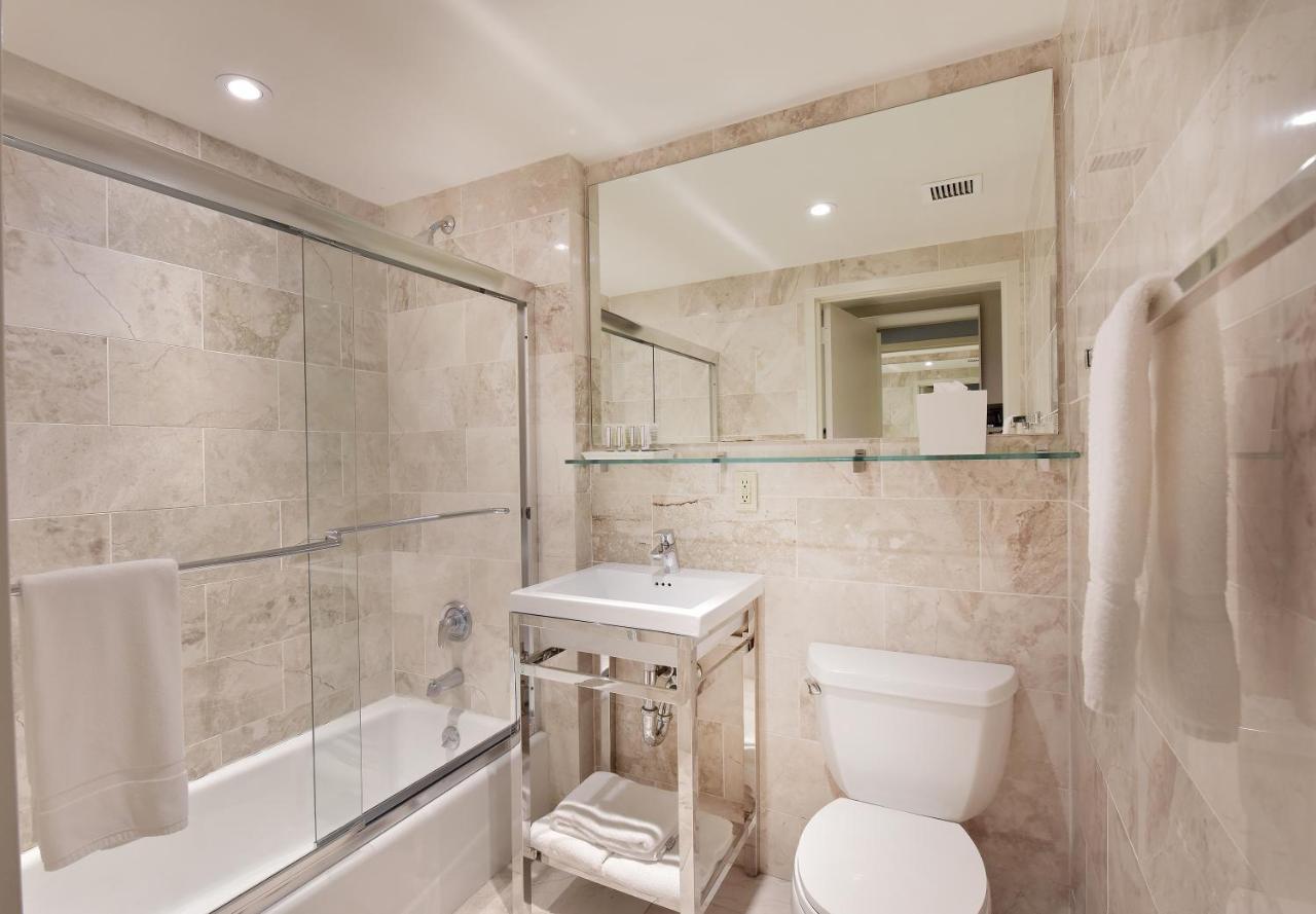 Premium Suite met 2 Tweepersoonsbedden en Balkon