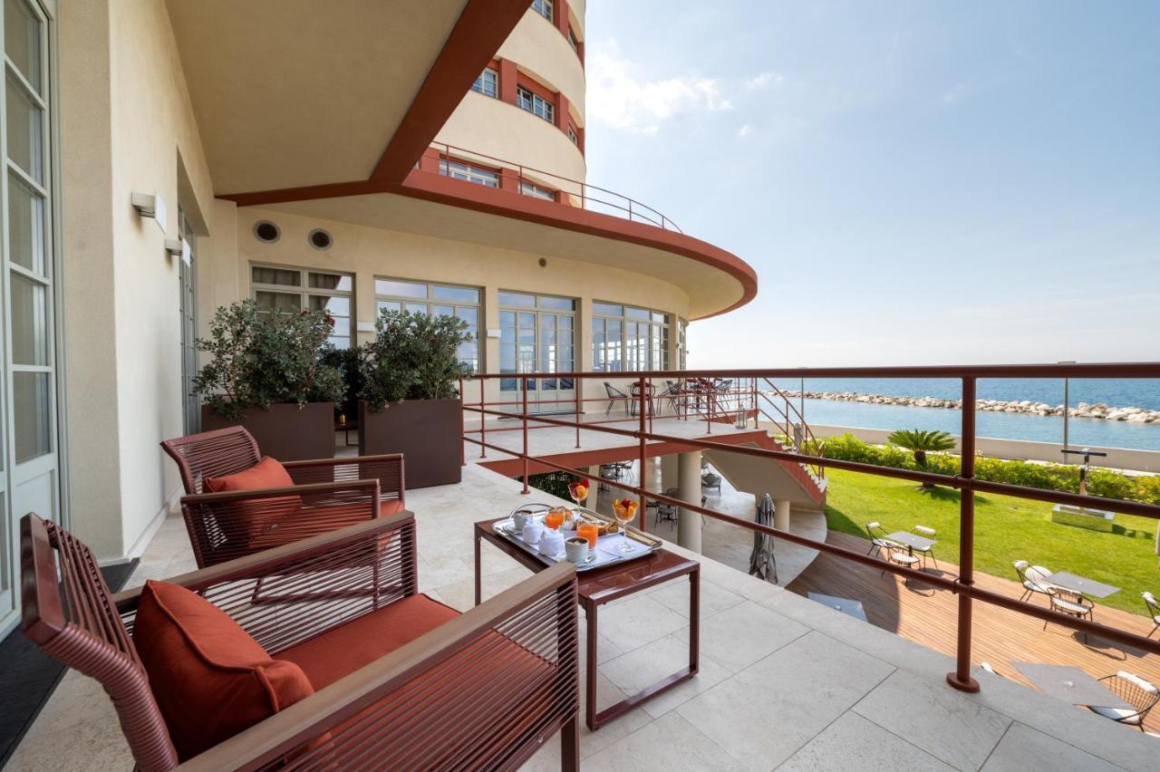 Camera Tripla Privilege con Patio o Balcone e Vista Mare