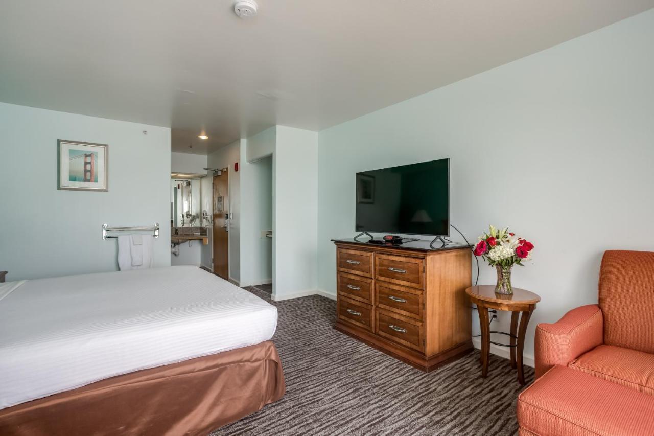King Room with Roll-In Shower - Disability Access