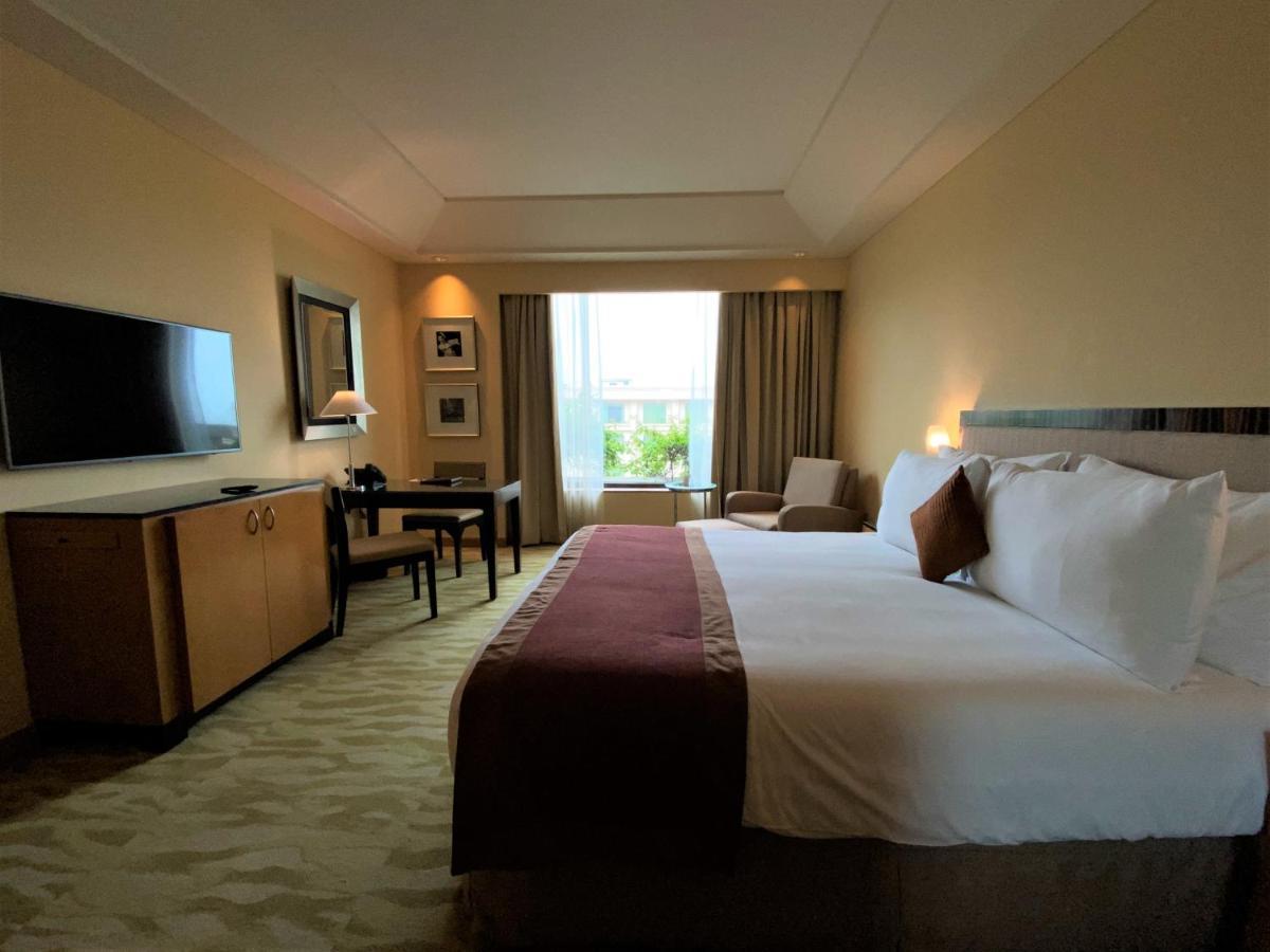 The Grand Club Room with 20% off on session of 30 mins Spa,15% off on food & soft beverage services,20% Discount on Laundry service, 4 pints of beer (T&C applicable)