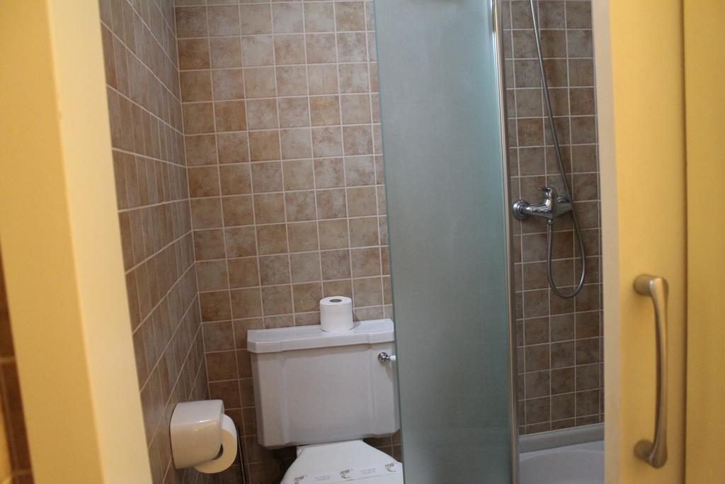 Quarto Duplo com Casa de Banho Privativa