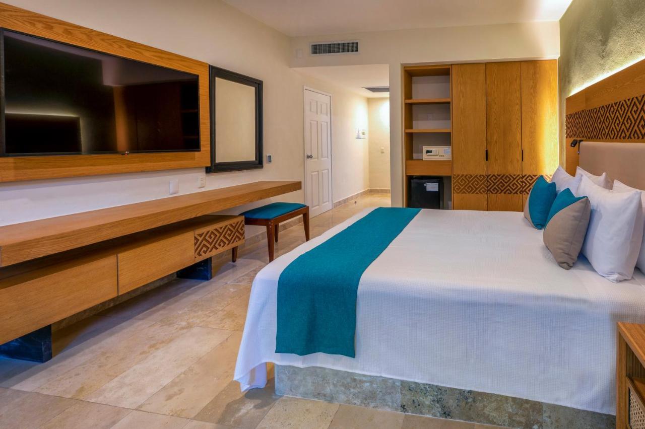 Chambre Lit Queen-Size Accessible aux Personnes à Mobilité Réduite - Vue sur Jardin - Non-Fumeurs
