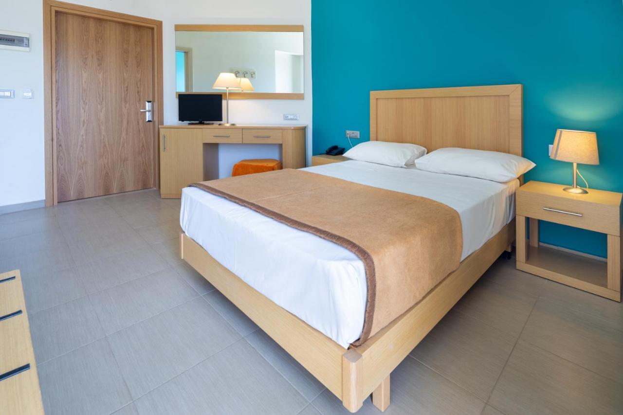 Camera Familiare con 2 Camere da Letto e Vista Mare Laterale