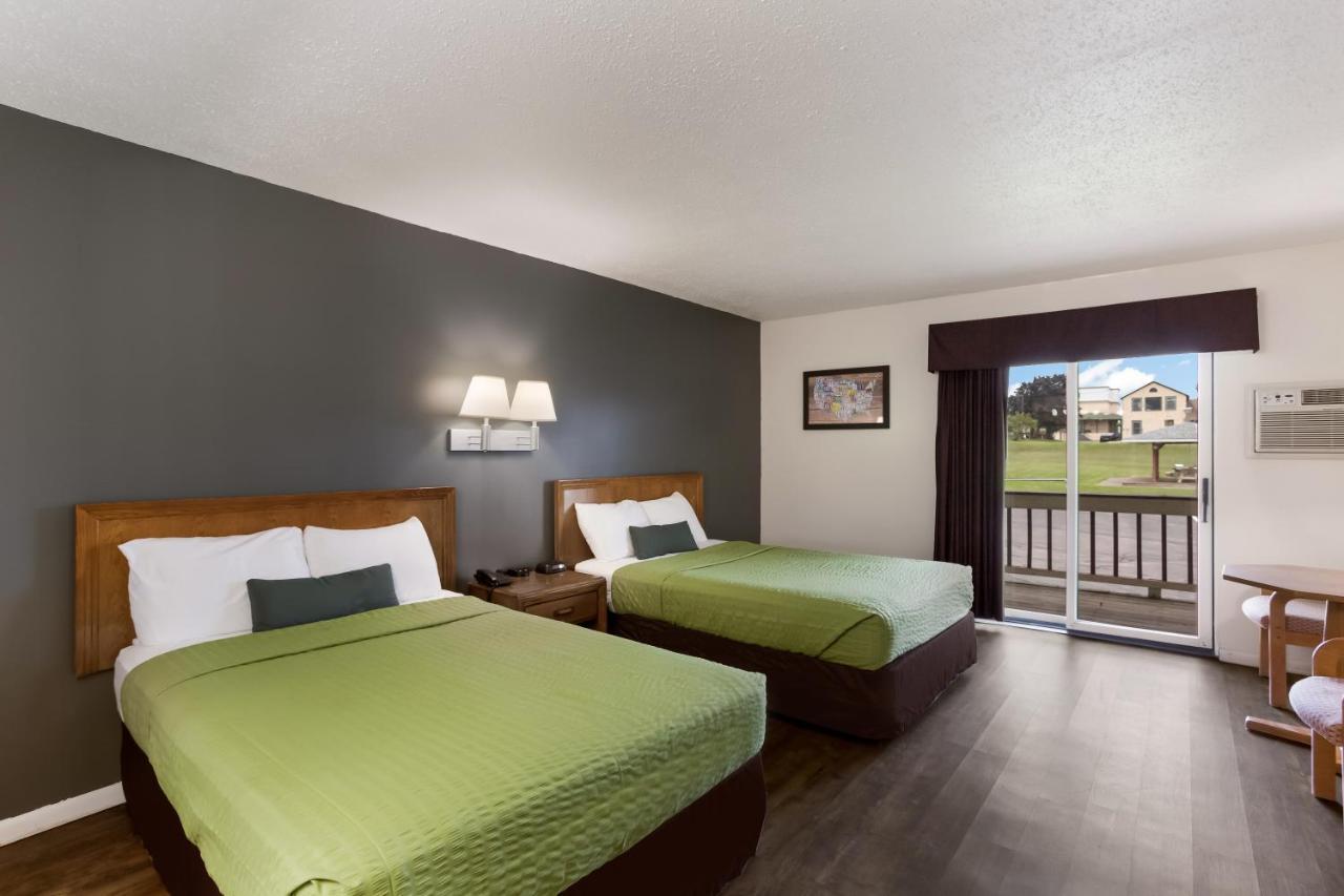 Double Room with Two Double Beds - Non-Smoking