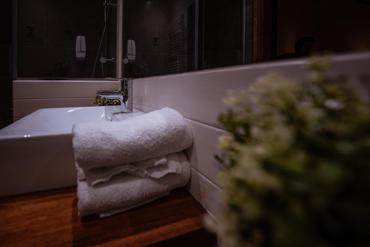 Deluxe Double Room with Extra Bed