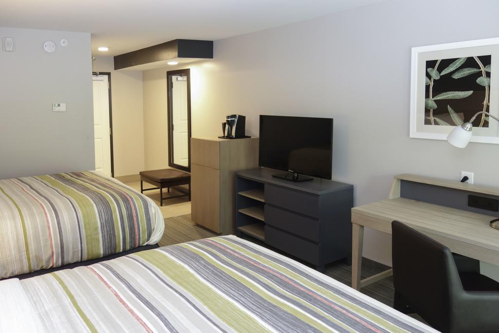 Queen Room with Two Queen Beds - Non-Smoking