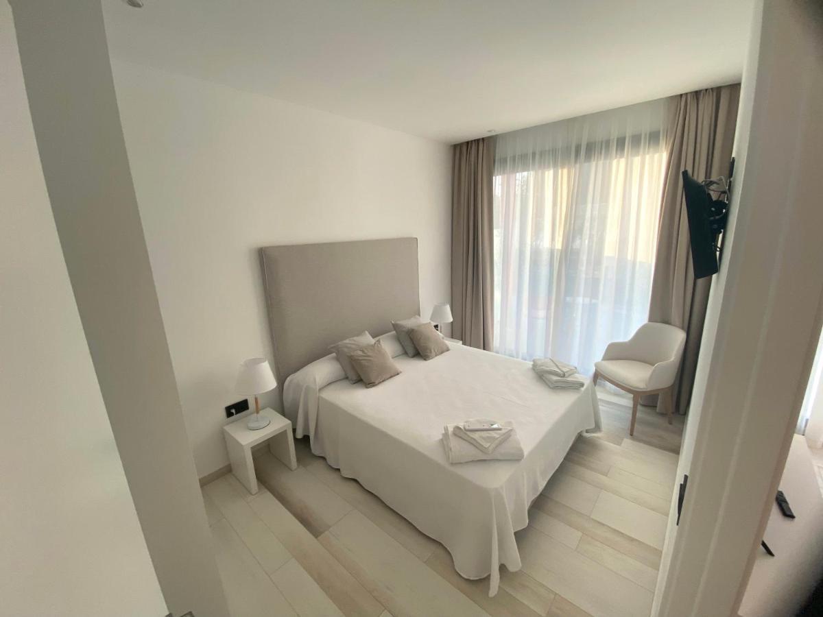 Two-Bedroom Apartment with Large Terrace,1299225712:JPEG