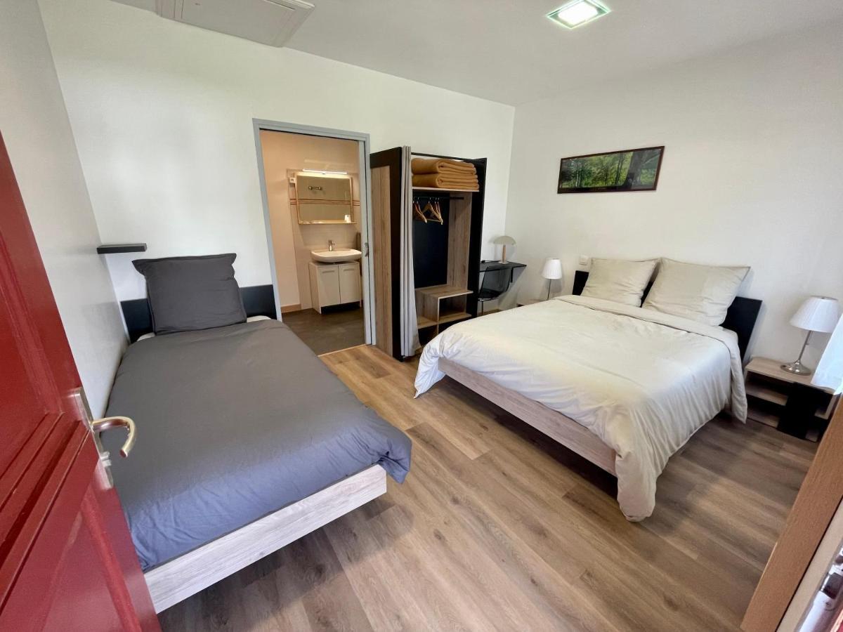 Chambre Triple avec Salle de Bains Privative
