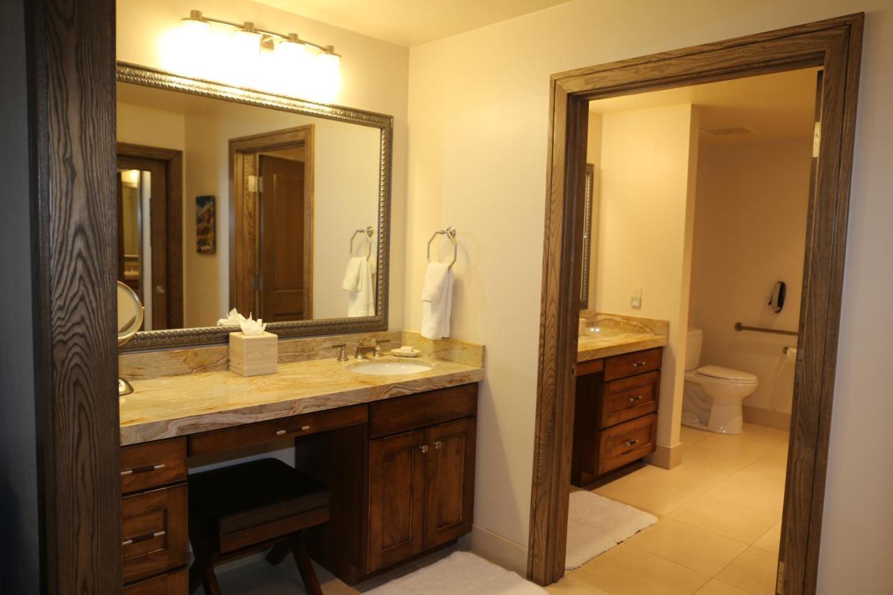 Deluxe Queen Room with Two Queen Beds with Fireplace