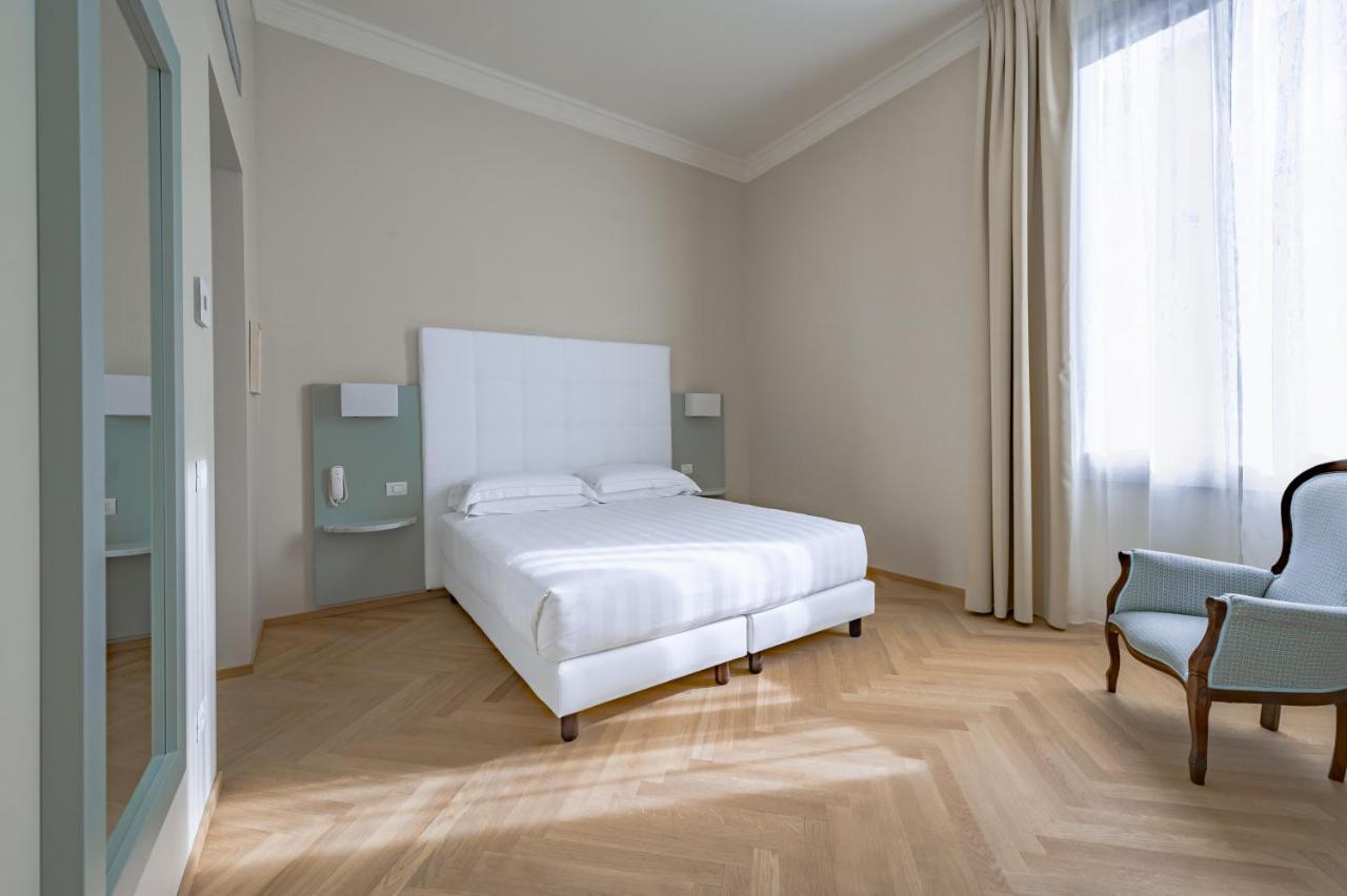Doppel- oder Zweibettzimmer