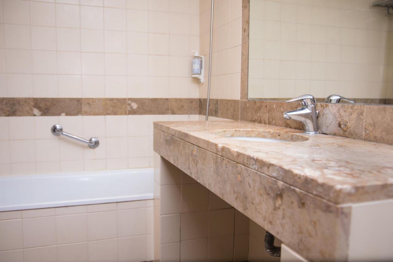 Triple Room,1306032919:JPEG