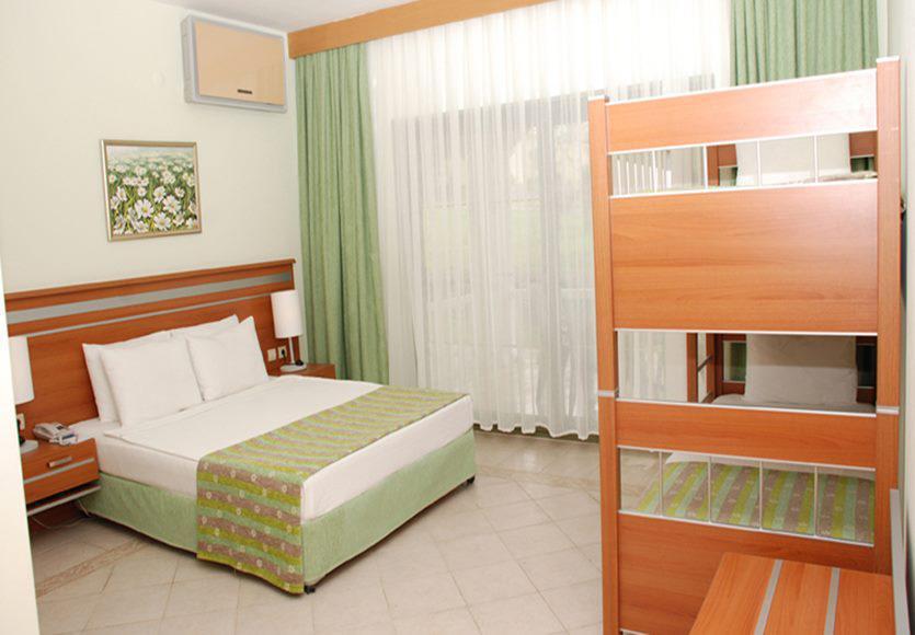 Grote Kamer met een Stapelbed (2 Volwassenen + 2 Kinderen)