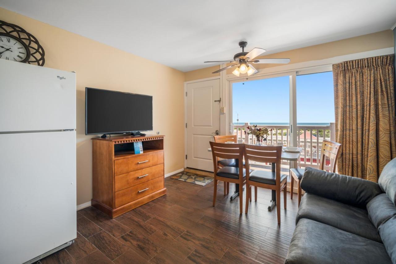 One-Bedroom Suite (Ocean Front)