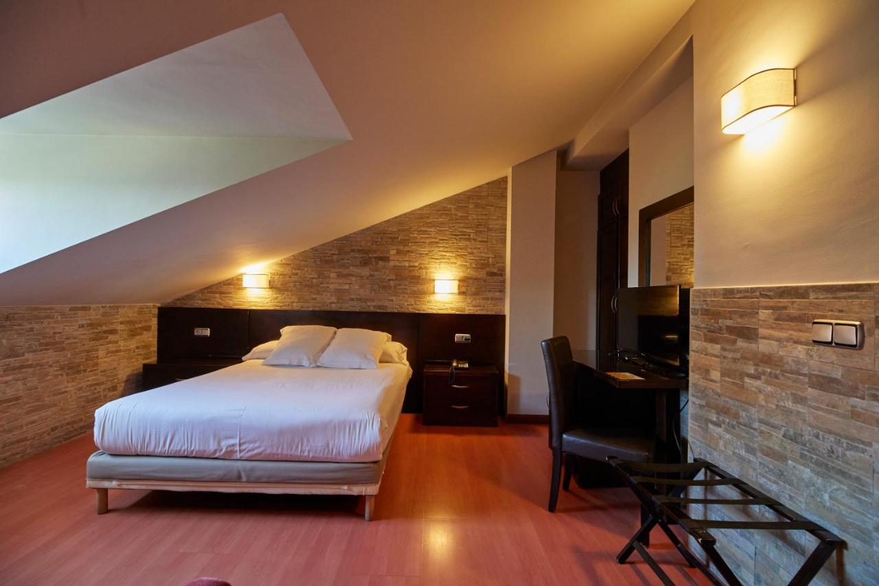 Double Room with Spa Bath,1307726704:JPEG