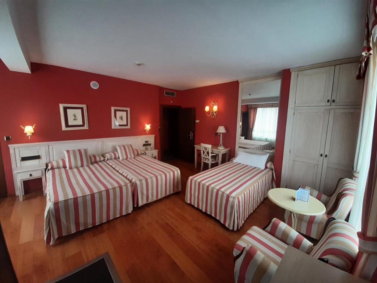 Triple Room,1329062699:JPEG