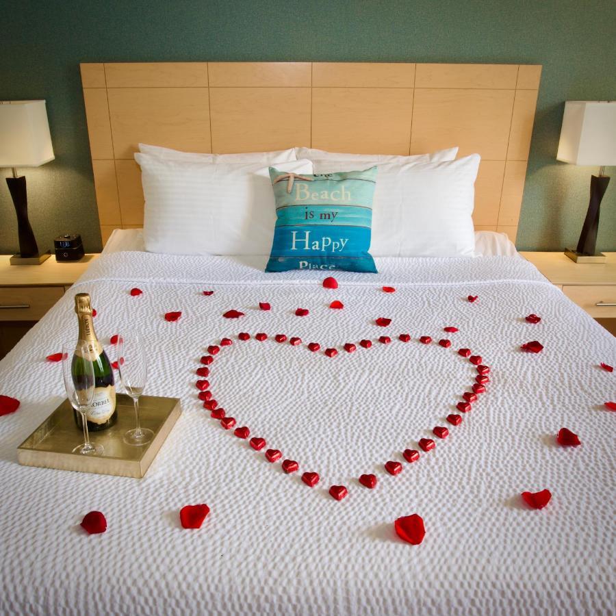 Deluxe Room, 1 King Bed, Balcony (Upper Floors),1434550195:JPEG