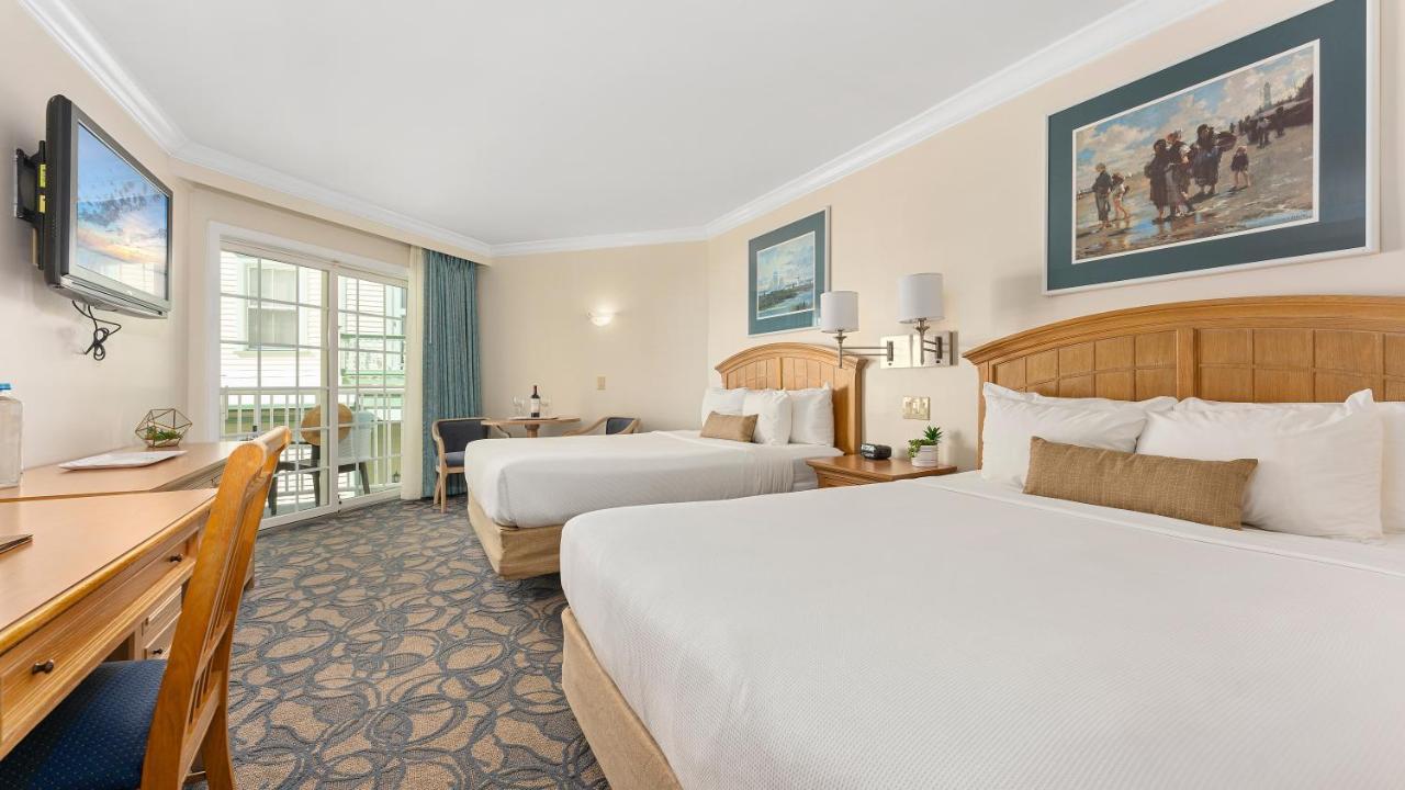 West Wing with Two Queen Beds - Non Renovated