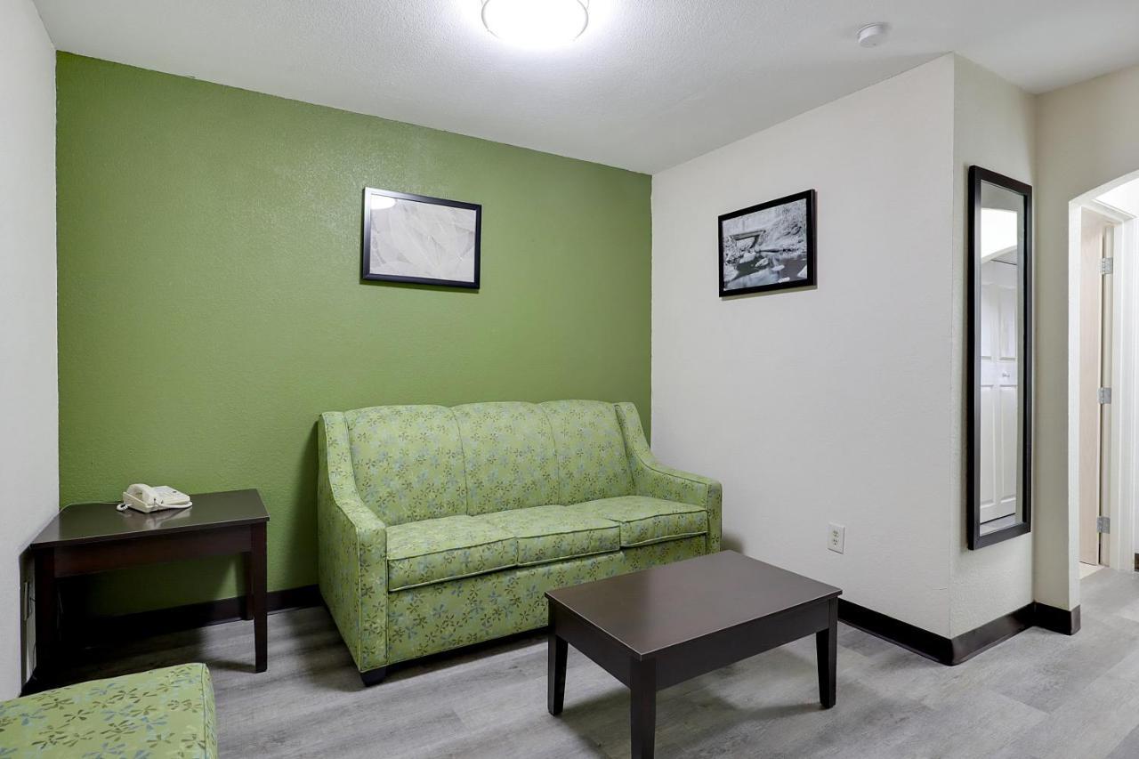 One-Bedroom King Suite