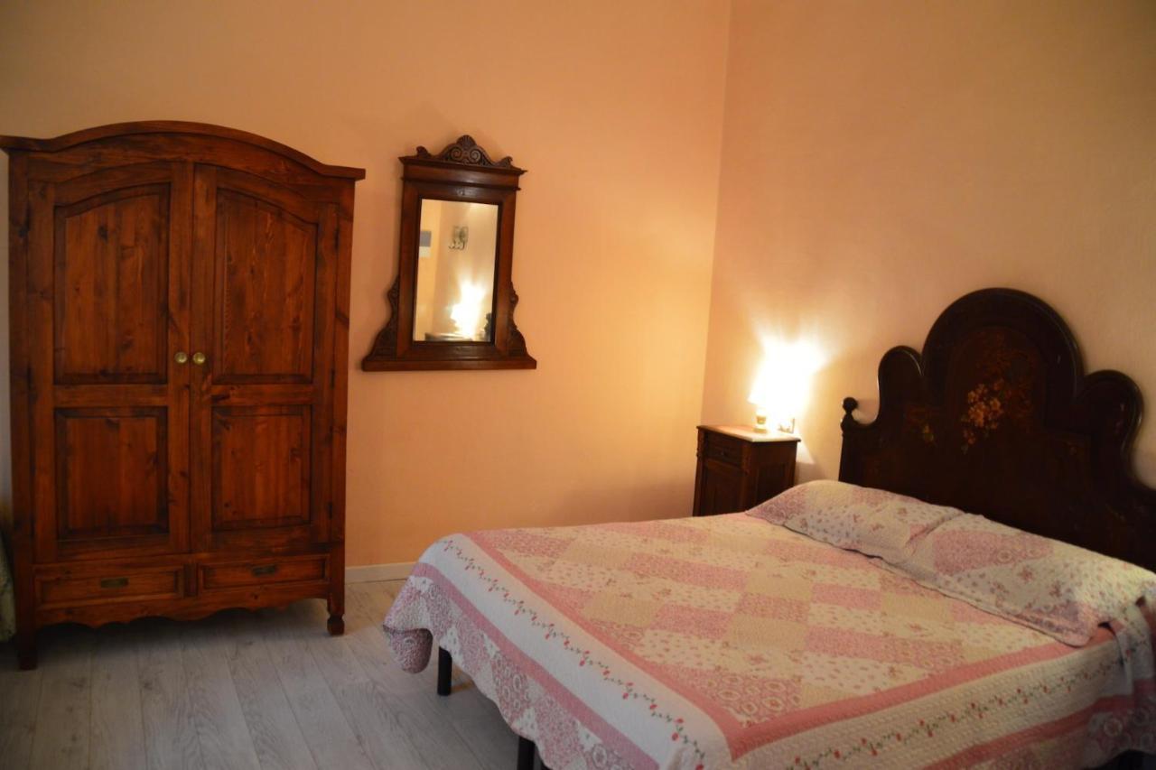Camera Matrimoniale/Doppia con Letti Singoli con Letto Supplementare