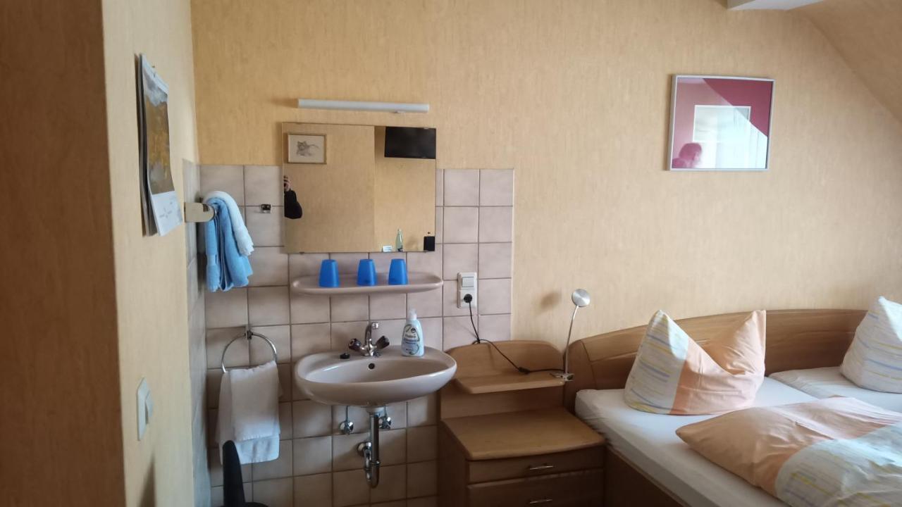 Doppelzimmer mit Gemeinschaftsbad