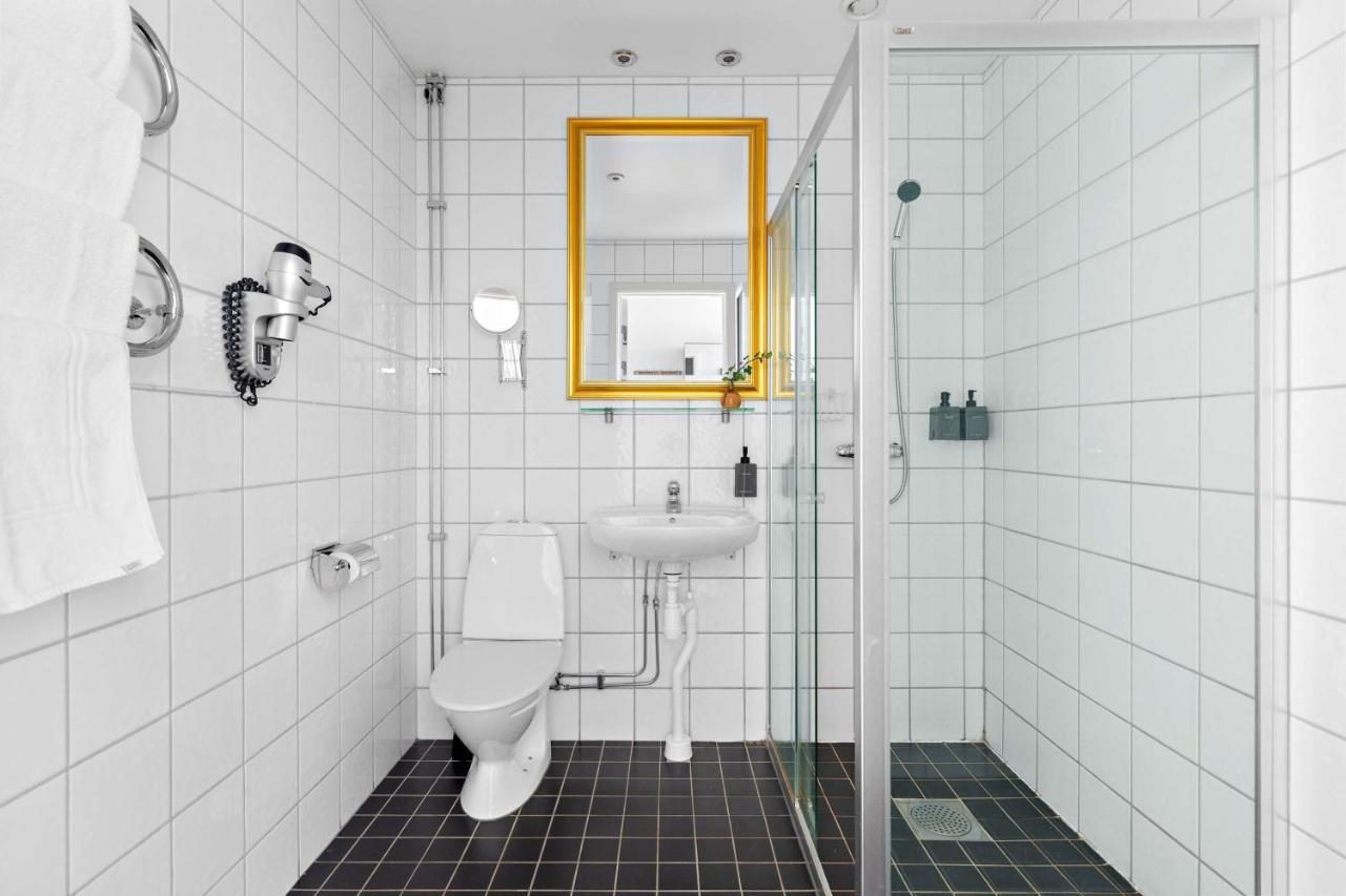 Single Room with No Window