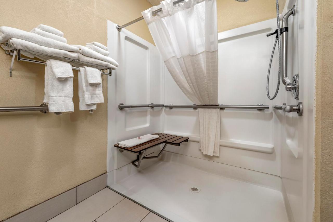 King Room - Accessible/Non-Smoking