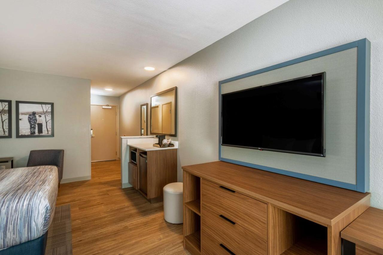 Business Queen Room with Two Queen Beds - Non-Smoking