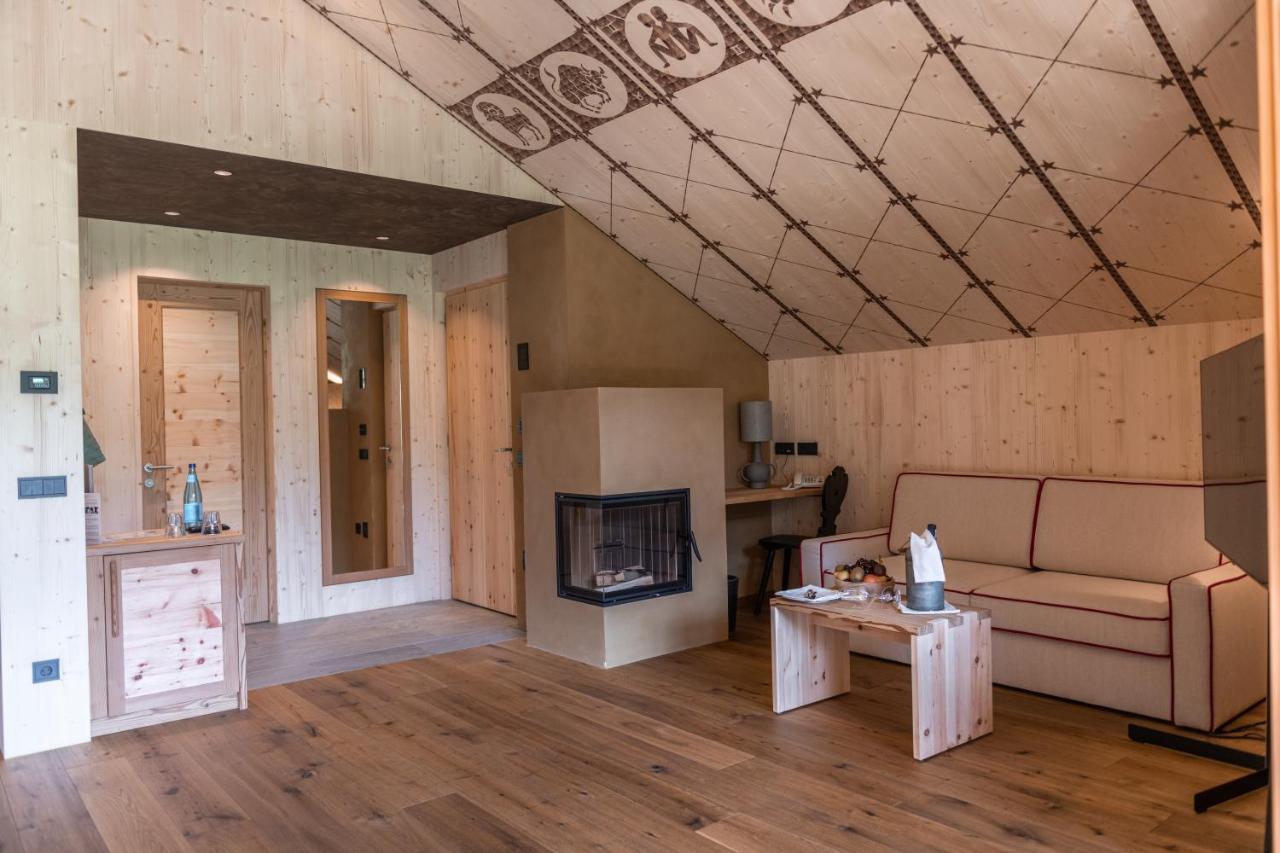 Suite mit Kingsize-Bett und Balkon