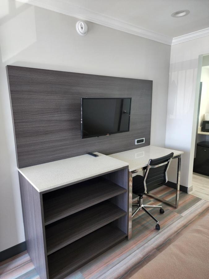 Double Room with Two Double Beds - Non-Smoking