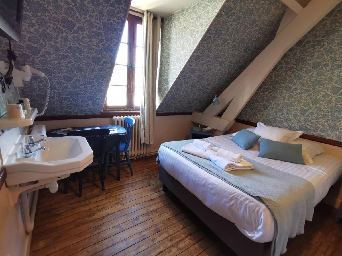 Chambre Double avec Salle de Bains Commune