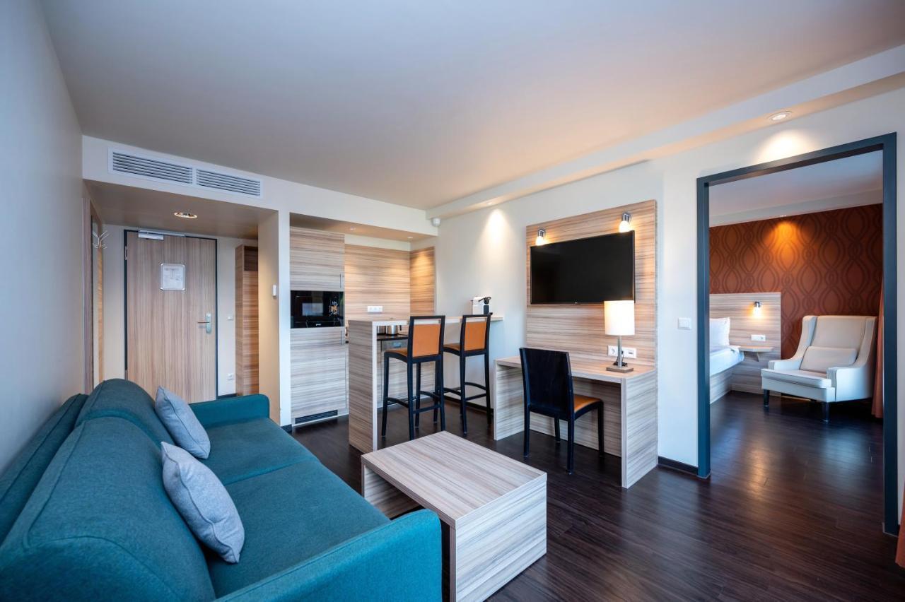 Two-Bedroom Apartment,1322922580:JPEG