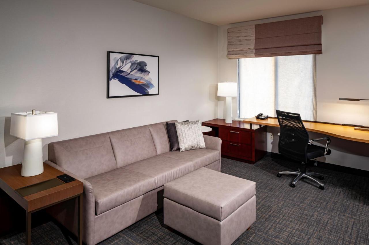 King Studio with Sofa Bed