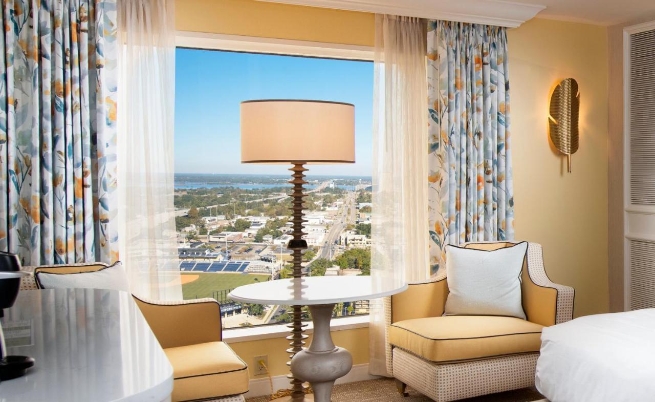 Corner King Room
