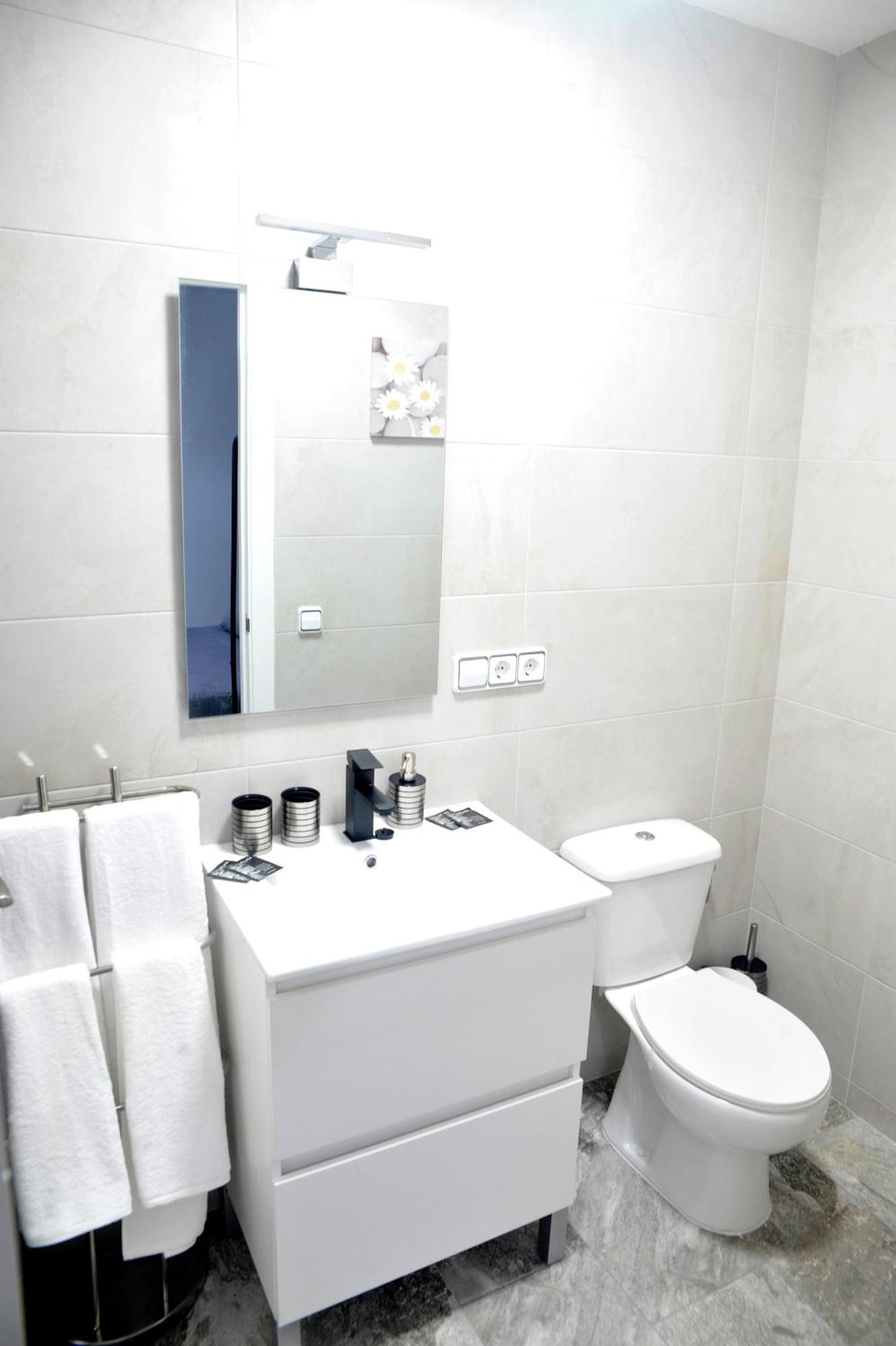 Family Room with Private Bathroom,1325299198:JPEG