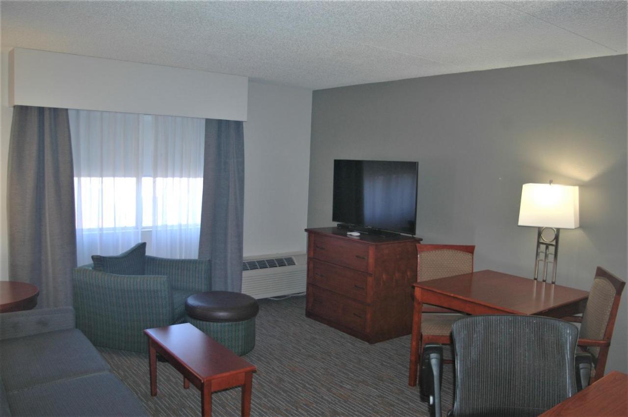 1 King Bed, Suite, City/Courtyard View, Non-Smoking