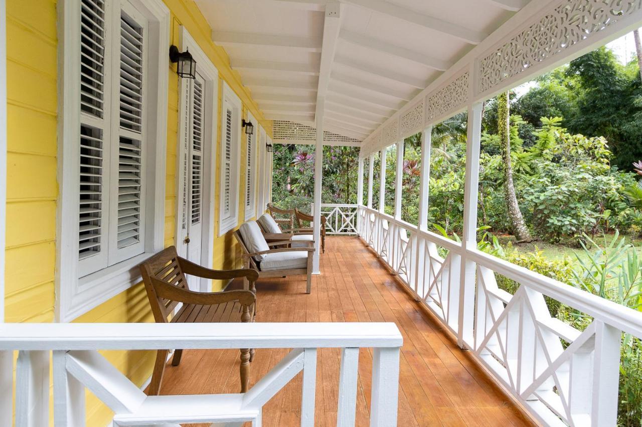 Deluxe Two Bedroom Cottage With Kitchen and A/C