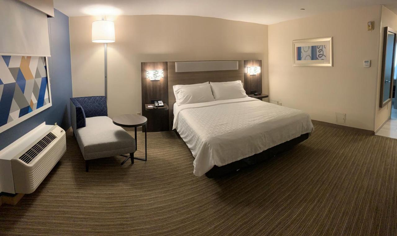 King Room - Disability Access With Roll In Shower - Non-Smoking