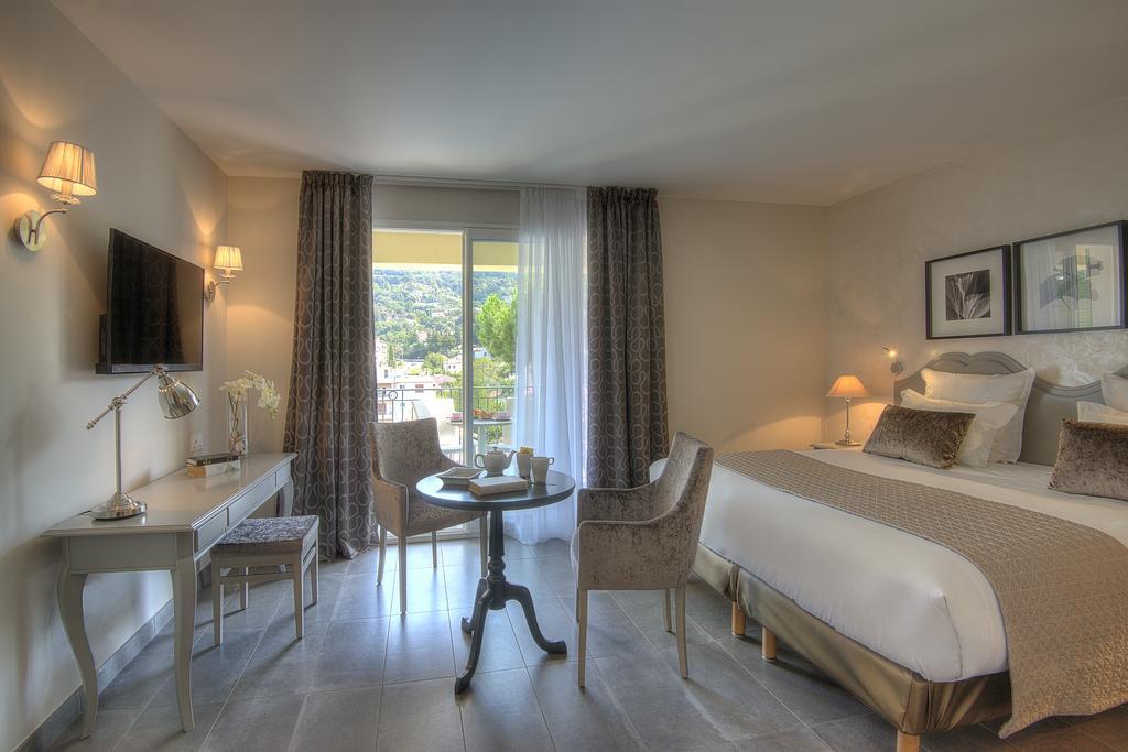 Chambre Double Privilège avec Terrasse - Accès Gratuit au Spa
