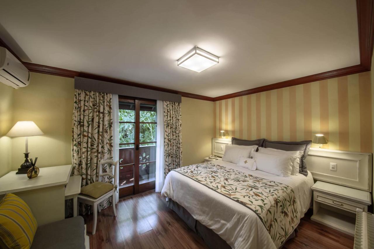 Oferta Especial - Quarto com Cama de Casal