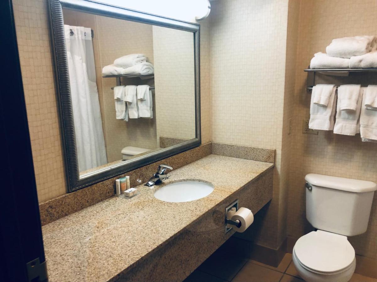 Junior King Suite - Non-Smoking