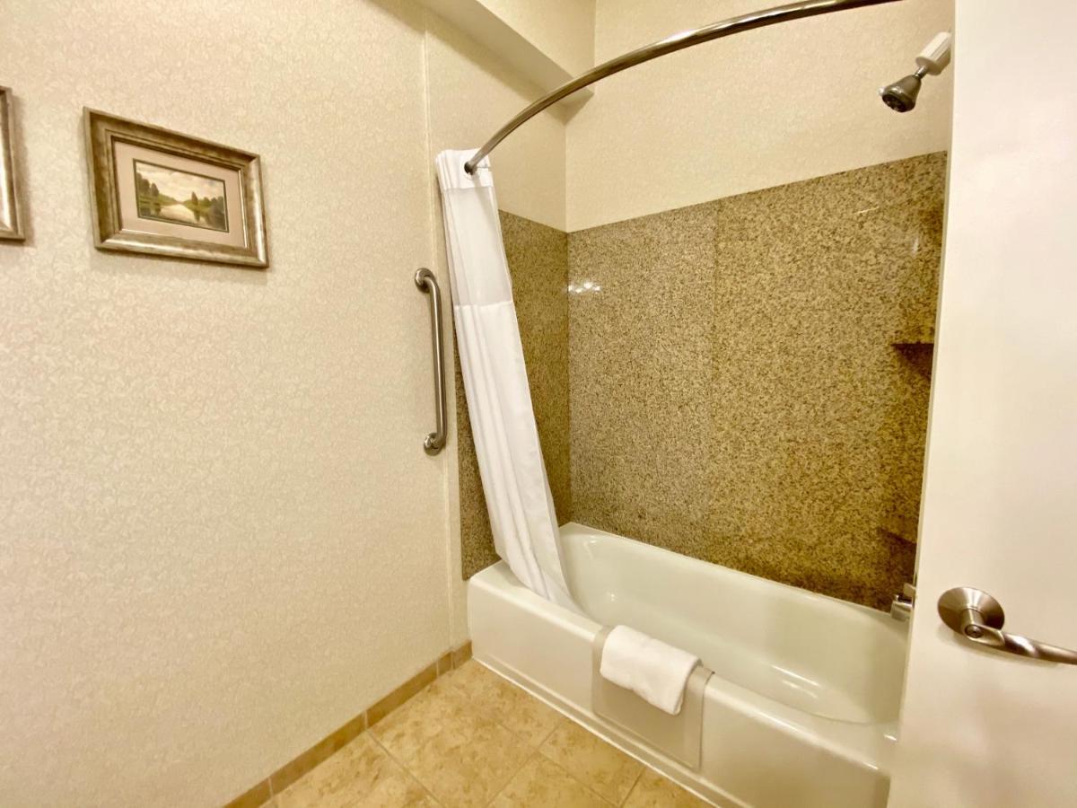 Standard Double Room with Two Double Beds - Non-Smoking
